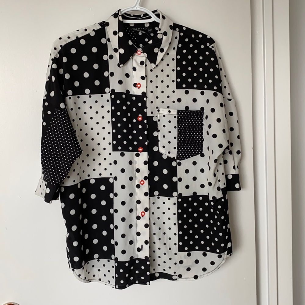 Poka dot button up